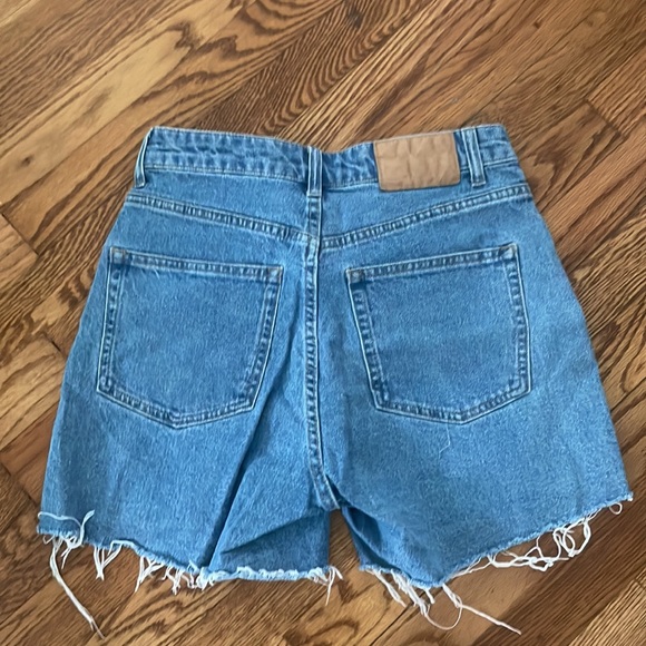 H&M Jean Shorts - Picture 2 of 4